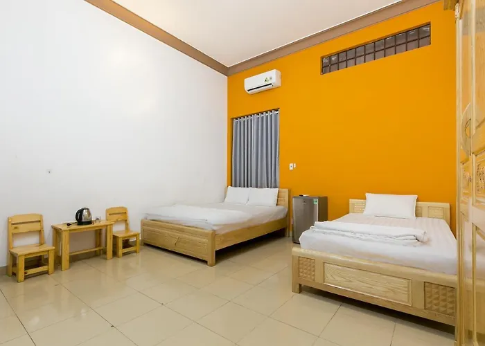 Spot On 710 Sakura Hostel Cholon