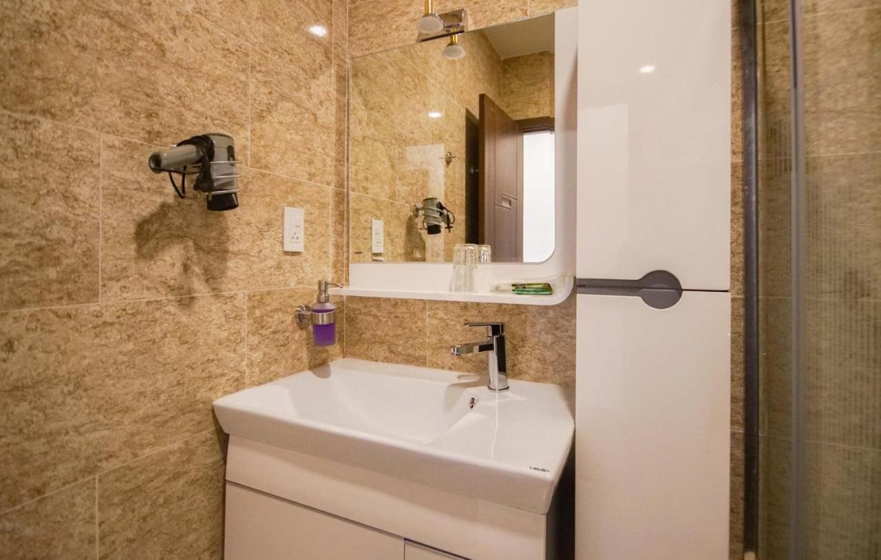 Shinhua 3* TP. Hồ Chí Minh