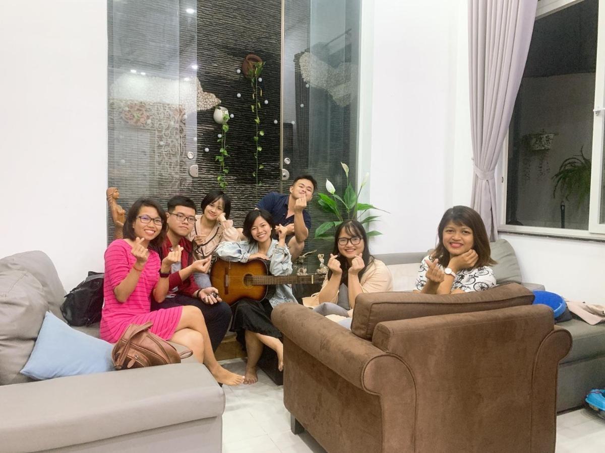 Hello Saigon 2*