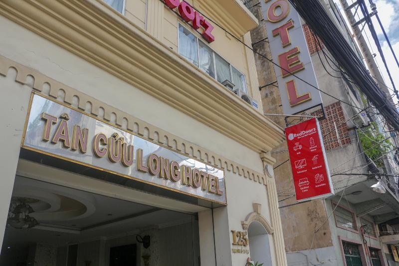 Reddoorz Near Binh Tay Market Hotel 2*