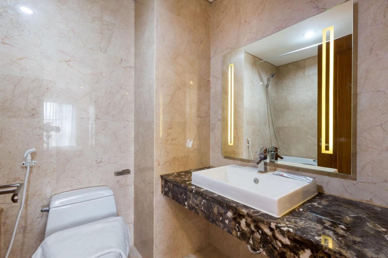 Modern Apartments In Rivergate * Ho Chi Minh City