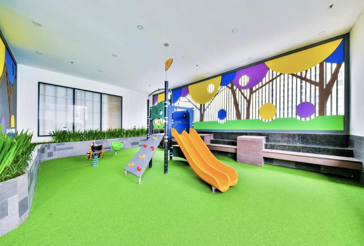 Apartment Rivergate - Luxury Across D1 - Free Pool,gym,netflix Ho Chi Minh City