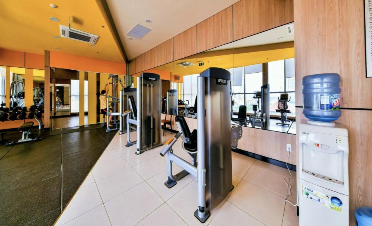 Apartment Rivergate - Luxury Across D1 - Free Pool,gym,netflix Ho Chi Minh City