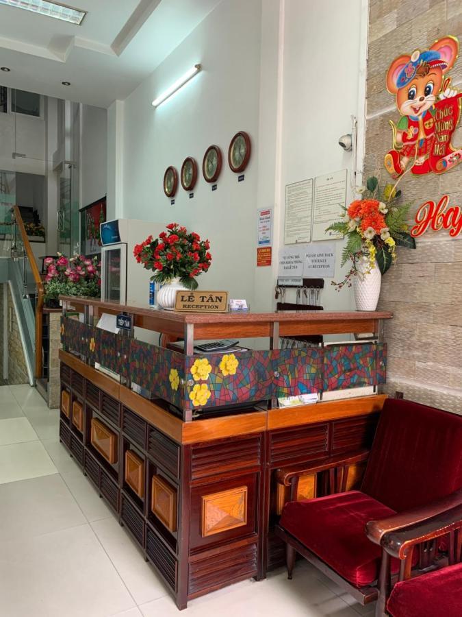 Khach San Dinh Dinh * Ho Chi Minh City