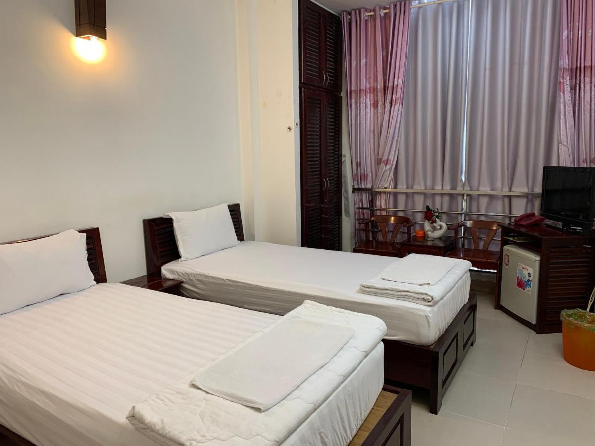 Khach San Dinh Dinh Hotel