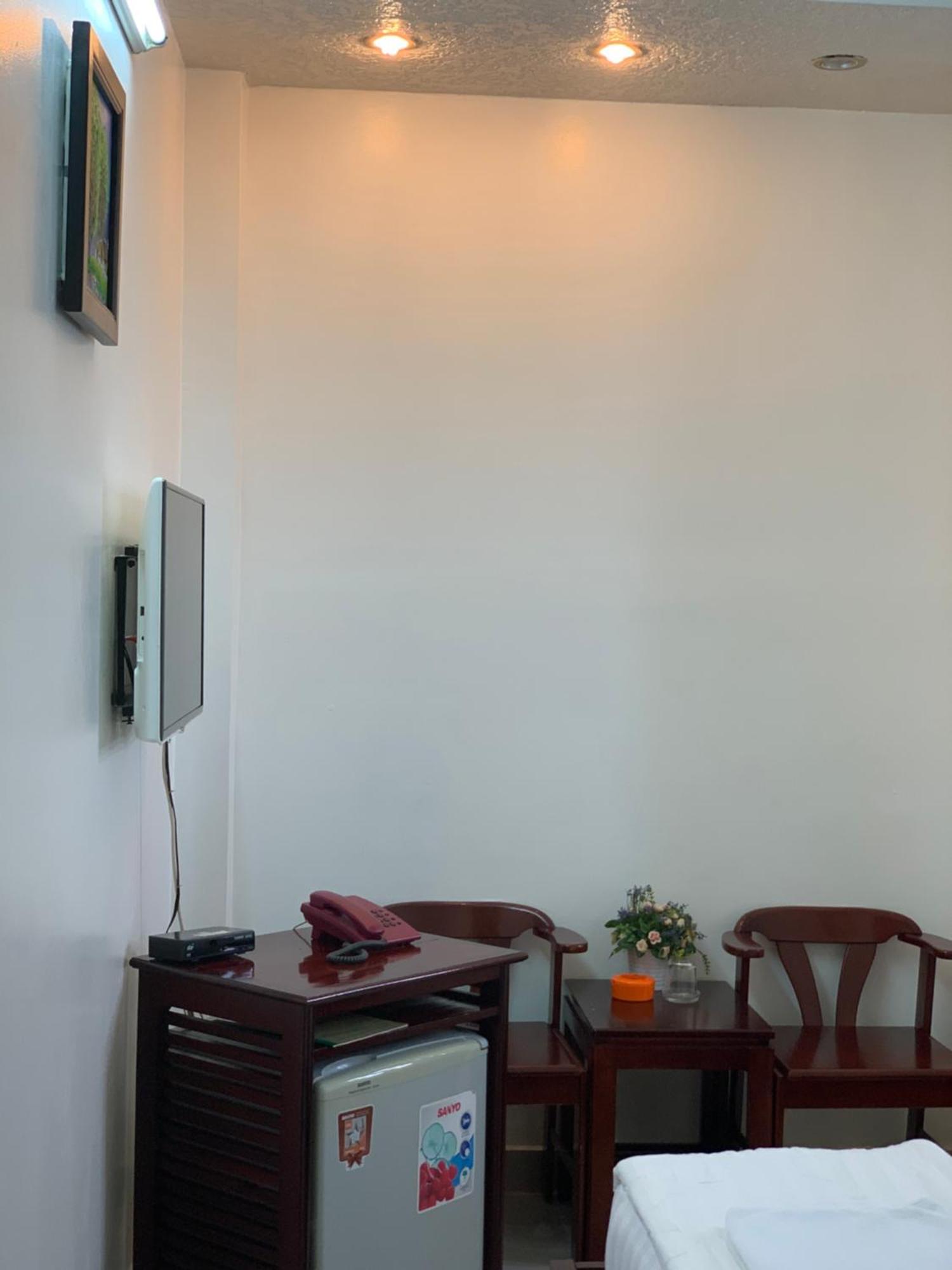 Khach San Dinh Dinh Hotel *