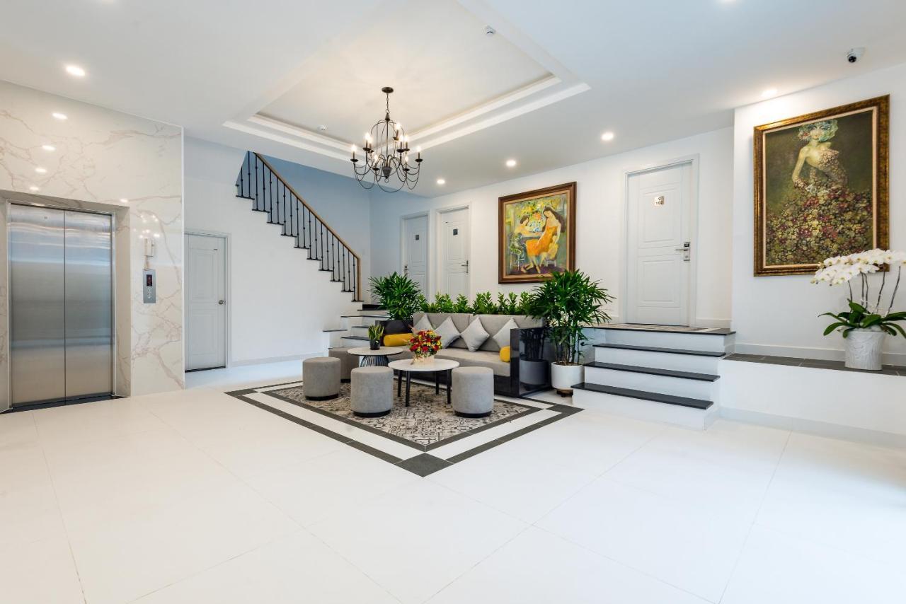 Cozrum Homes The Gallery Apartment