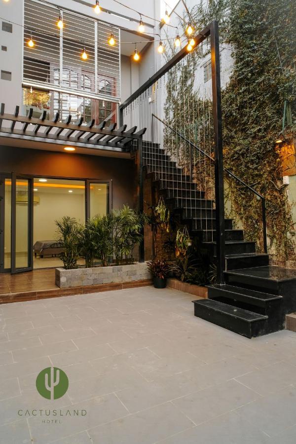 Cactusland Near Bui Vien Street Khách sạn hẻo lánh 3*