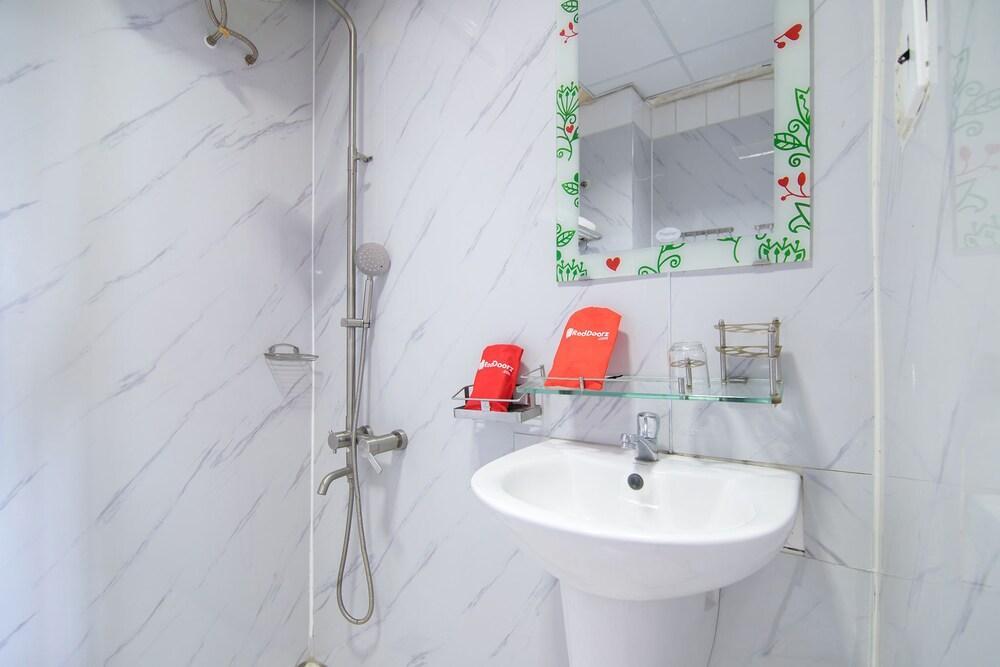 Hotel Reddoorz @ Pham Ngu Lao Street 4 2*