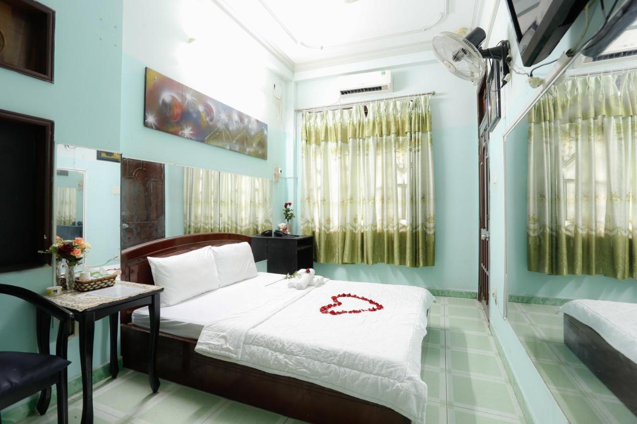 Hotel Oyo 1140 Hong Luc Ho Chi Minh City
