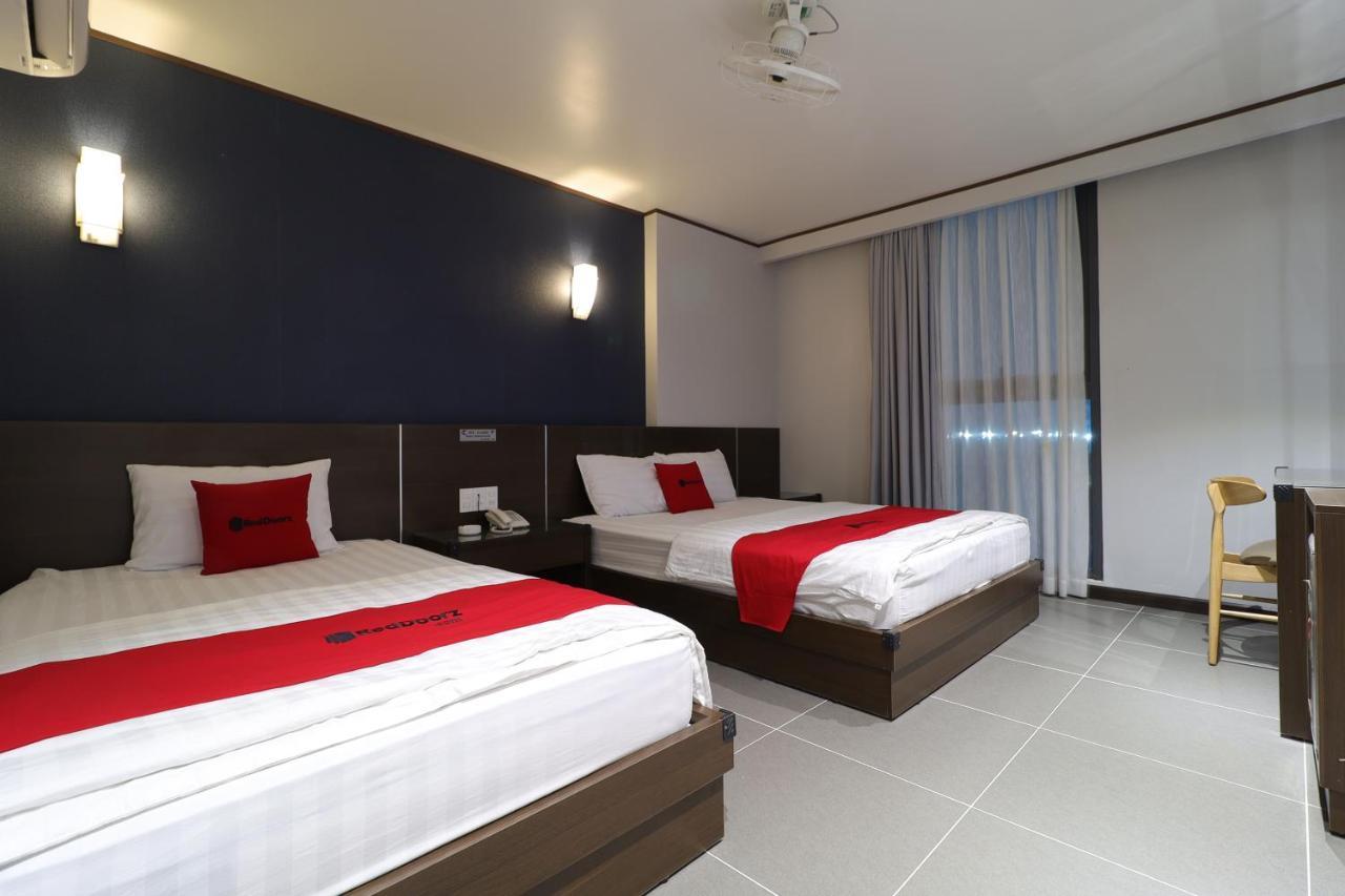 Reddoorz Plus & Cloud 9 Quang Trung
