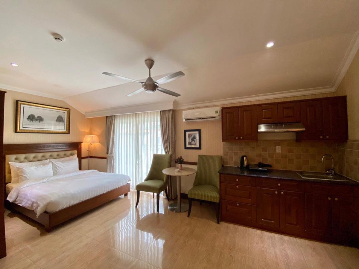 & Residences Swimming Pool Aparthotel Ho Chi Minh City