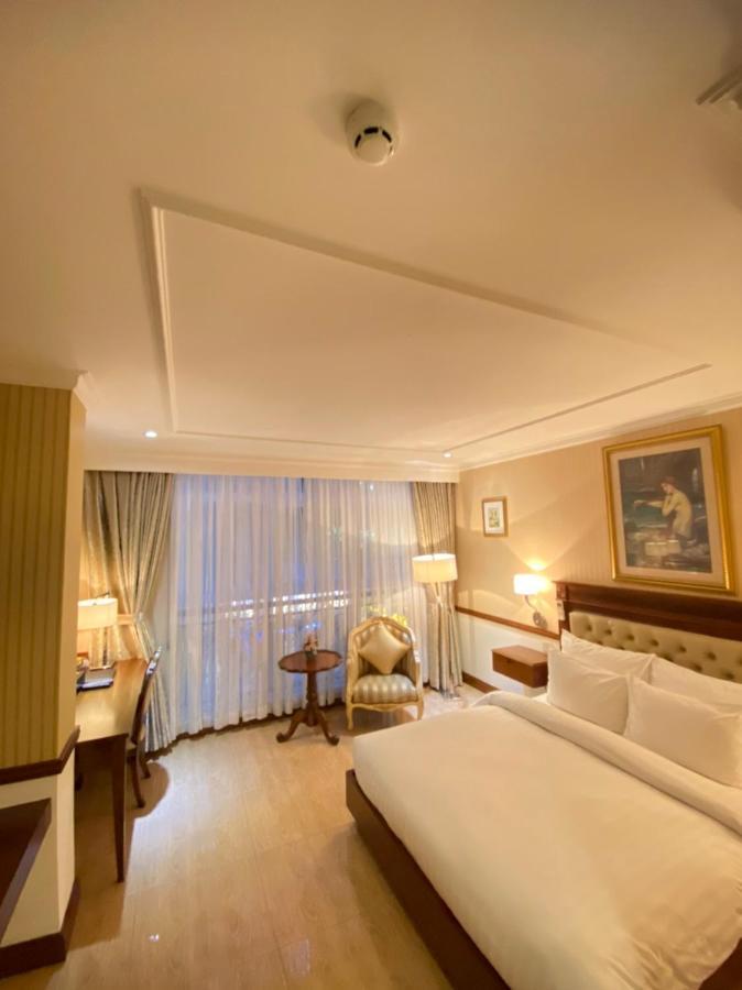 Aparthotel & Residences Swimming Pool