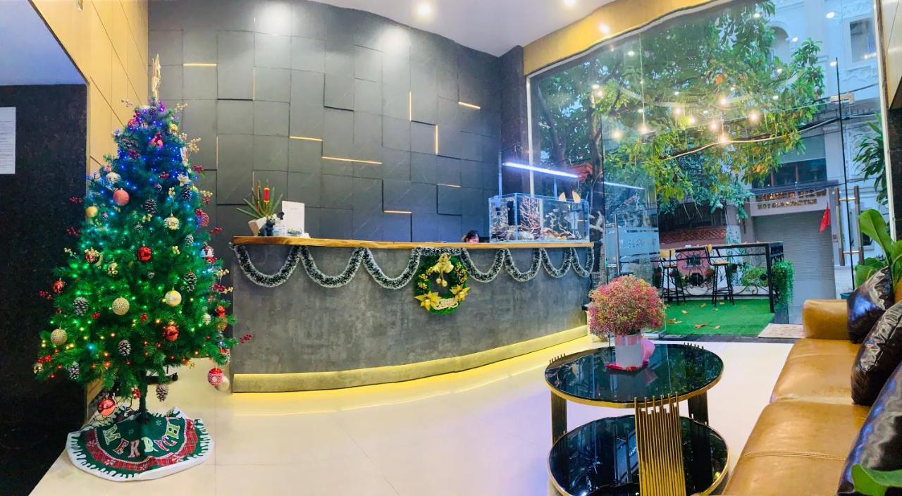 Mars & Venus Hotel