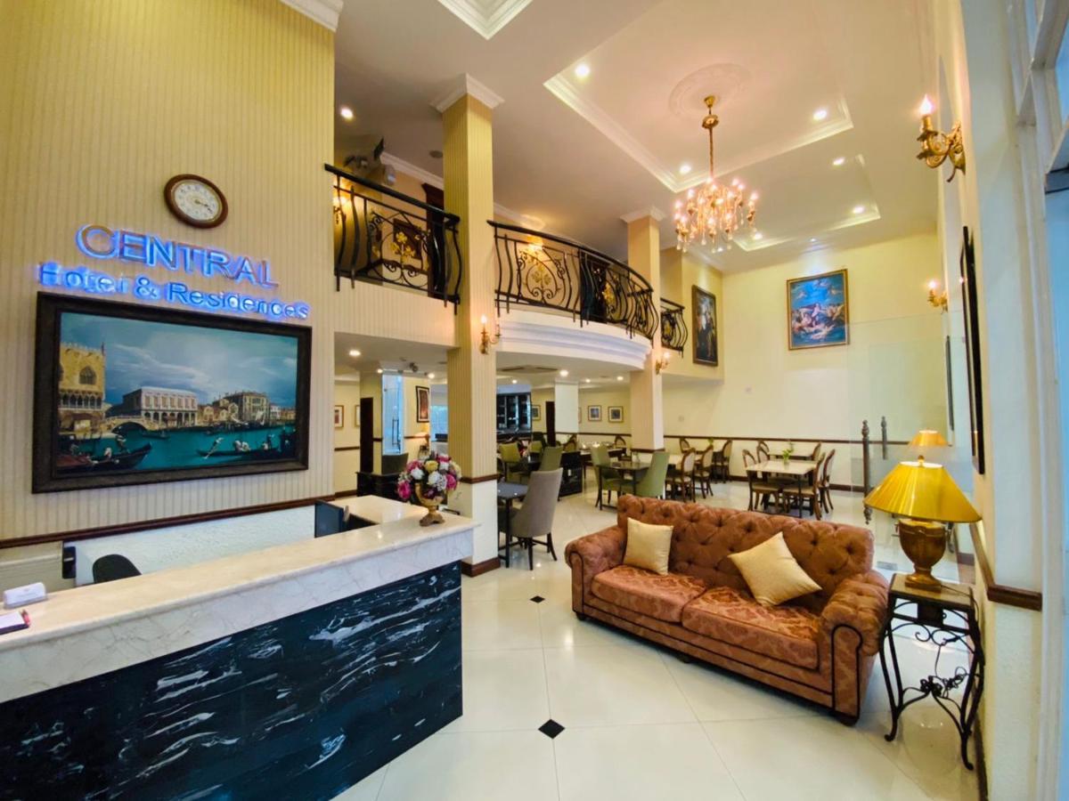 & Residences Swimming Pool Aparthotel 2*