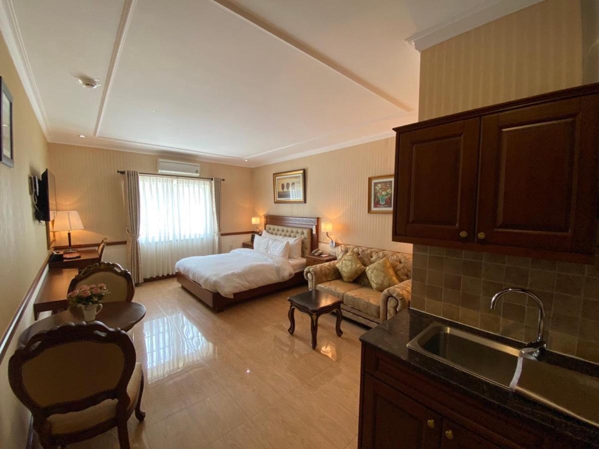& Residences Swimming Pool Aparthotel Ho Chi Minh City