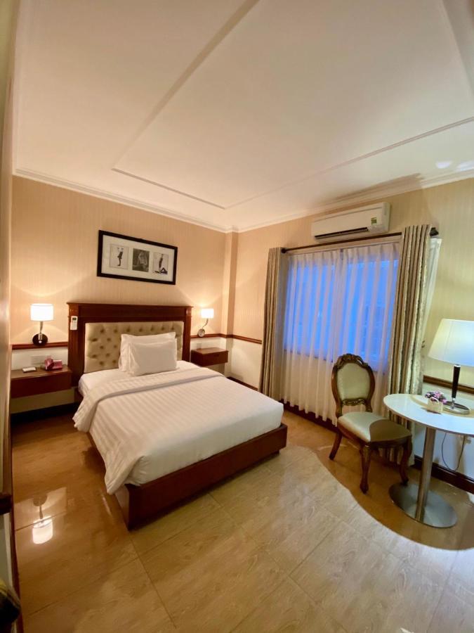 & Residences Swimming Pool 2* Ho Chi Minh City