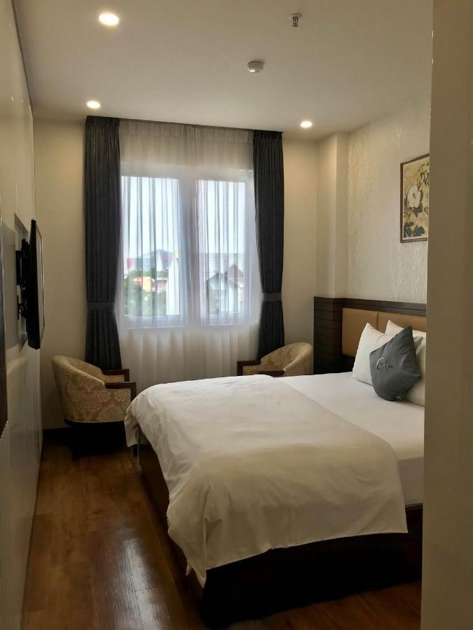 Hotel The Moon 2 2*