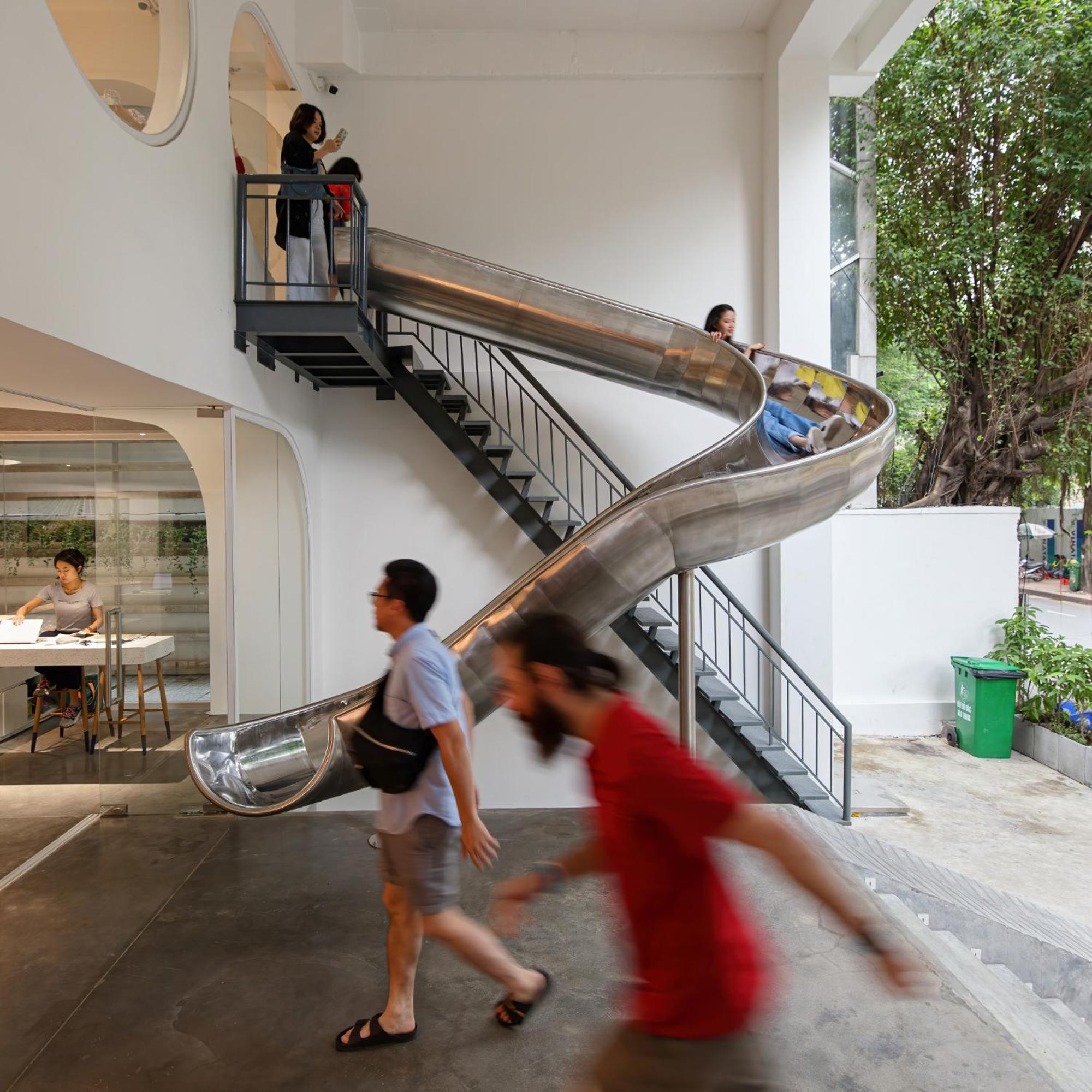 Meander Saigon 2*