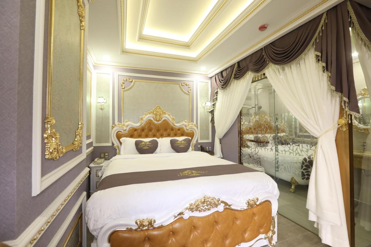 Rosa Love hotel