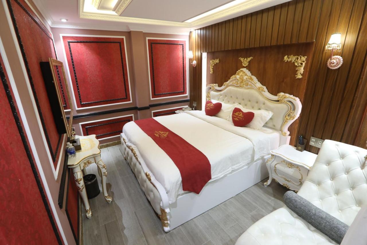 Rosa Love hotel *