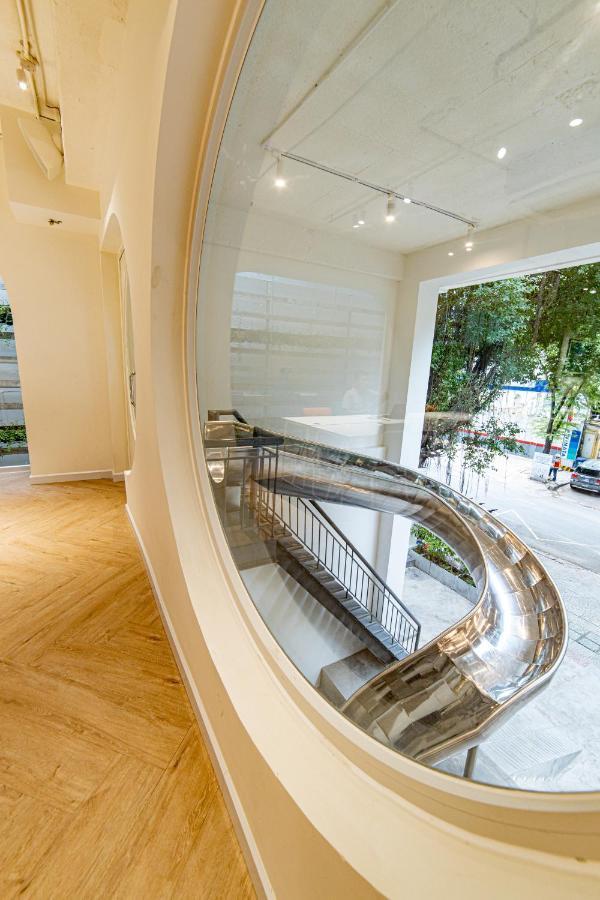 Meander Saigon Hotel 2*