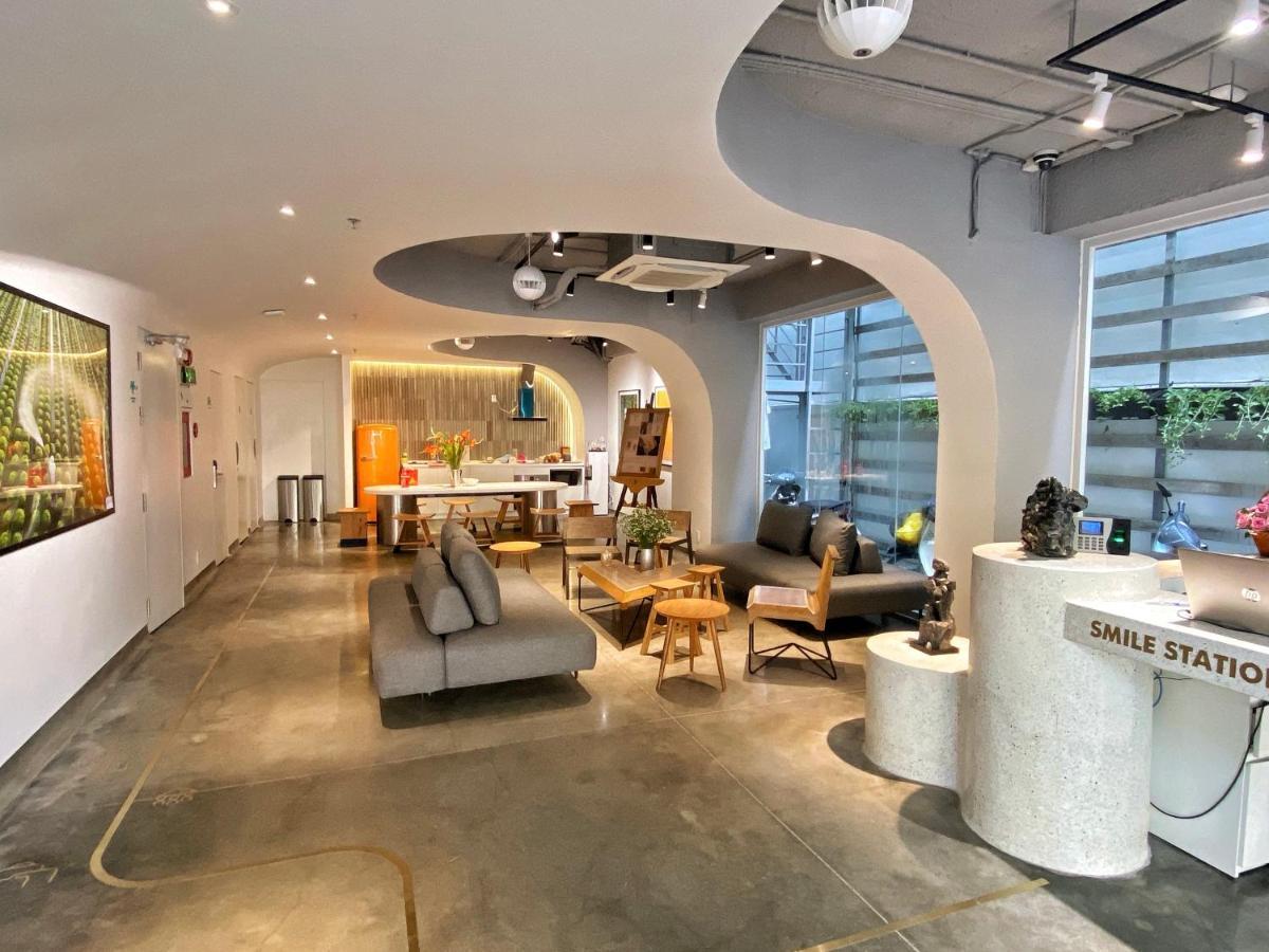 Hotel Meander Saigon 2*