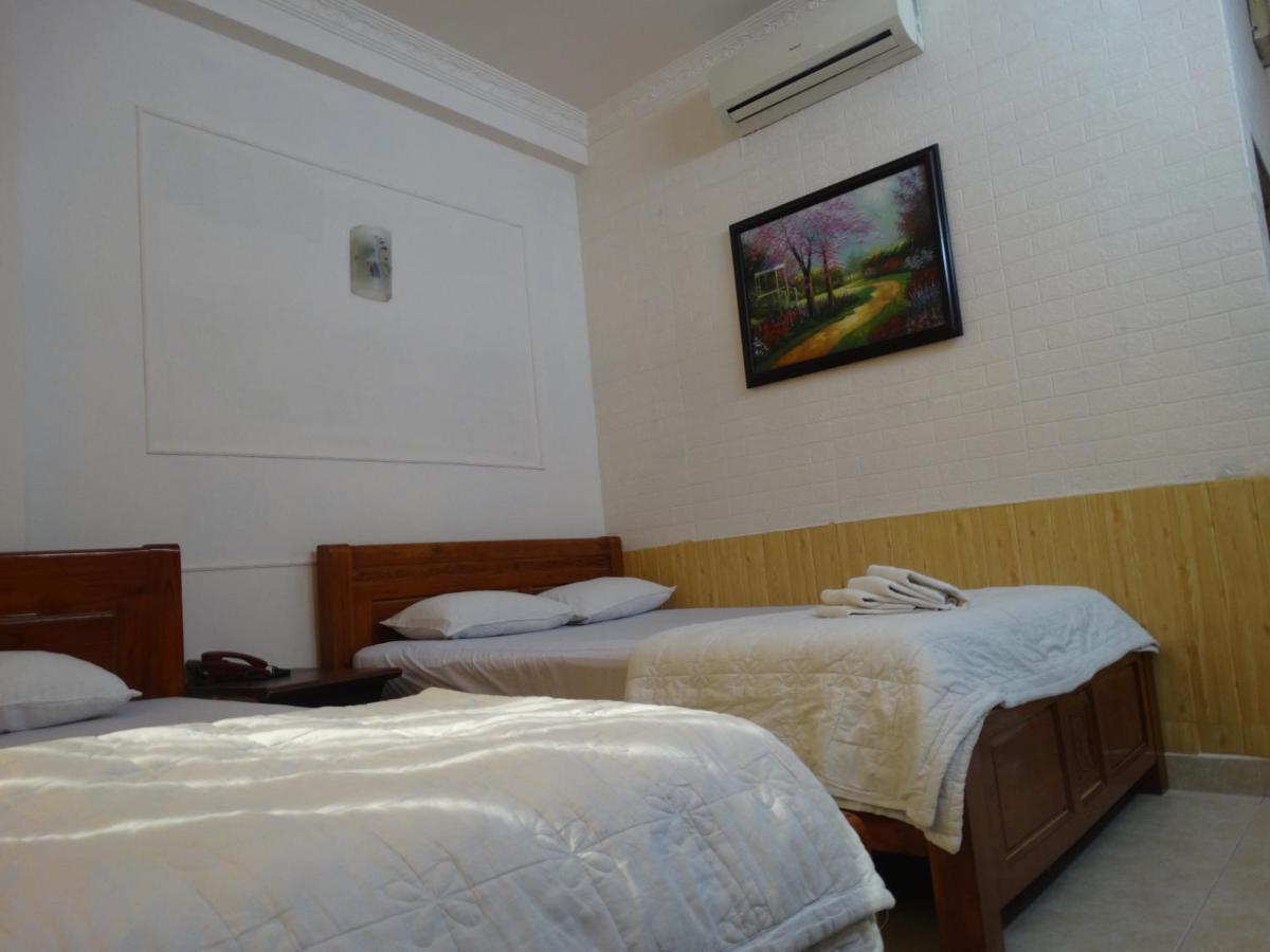 Thuong Hotel *