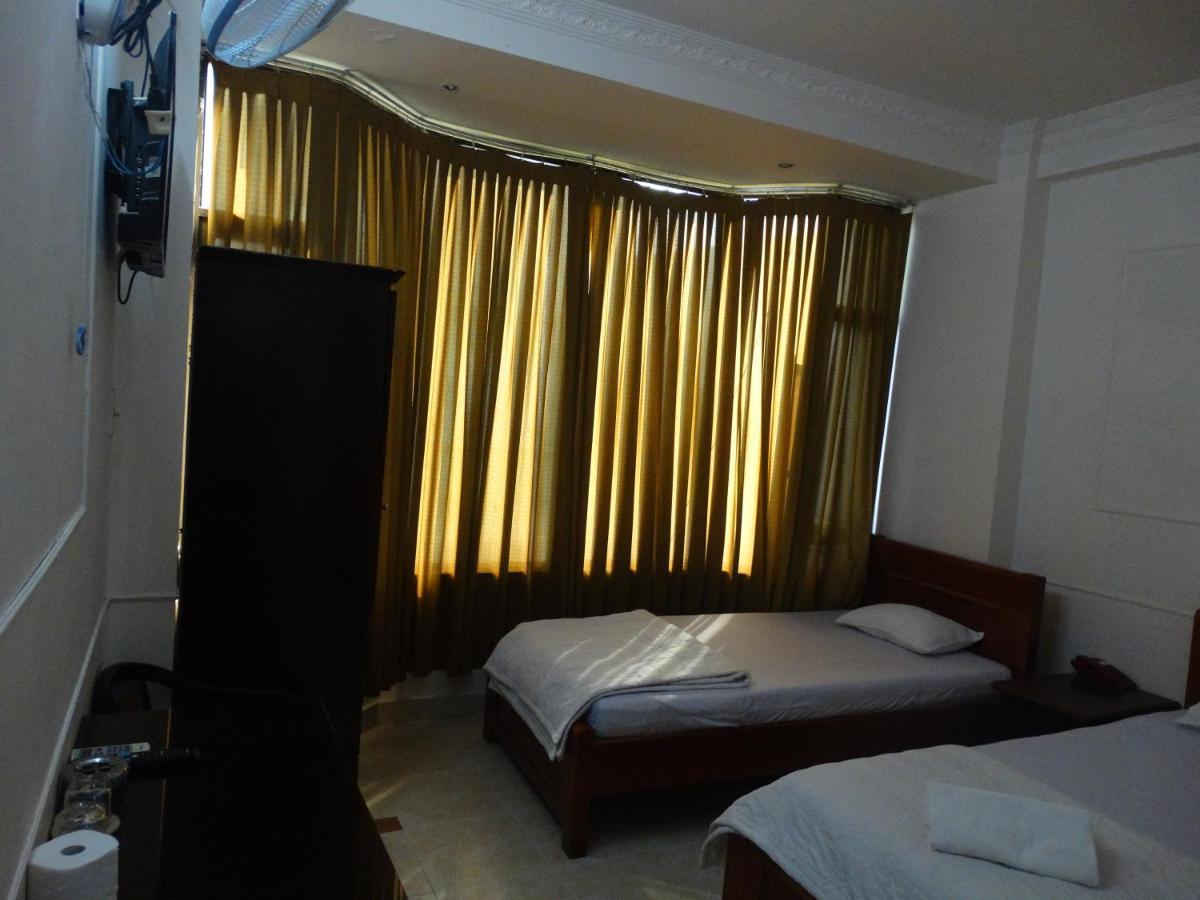Thuong Hotel *