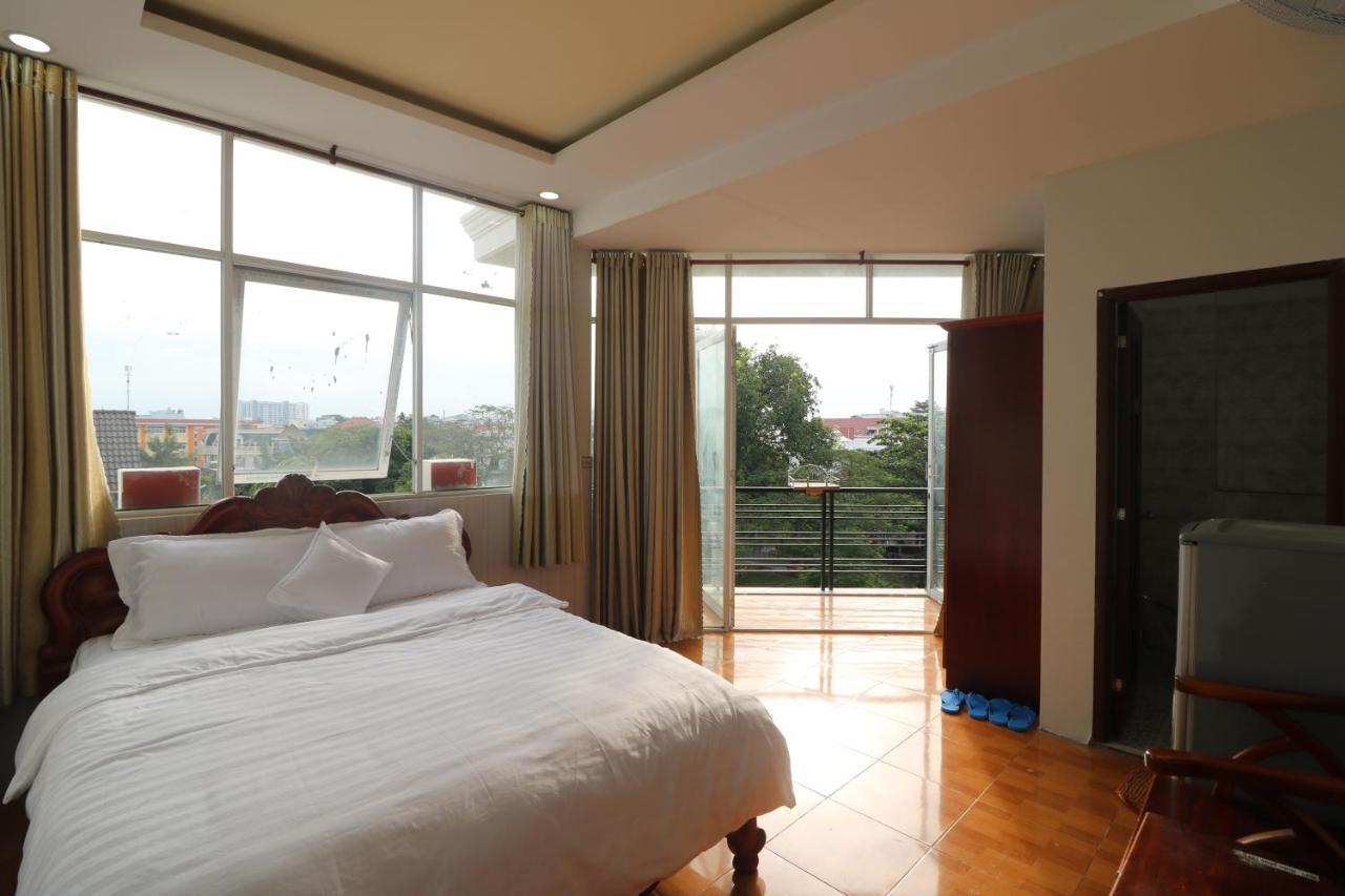 Aloha Hotel 2*