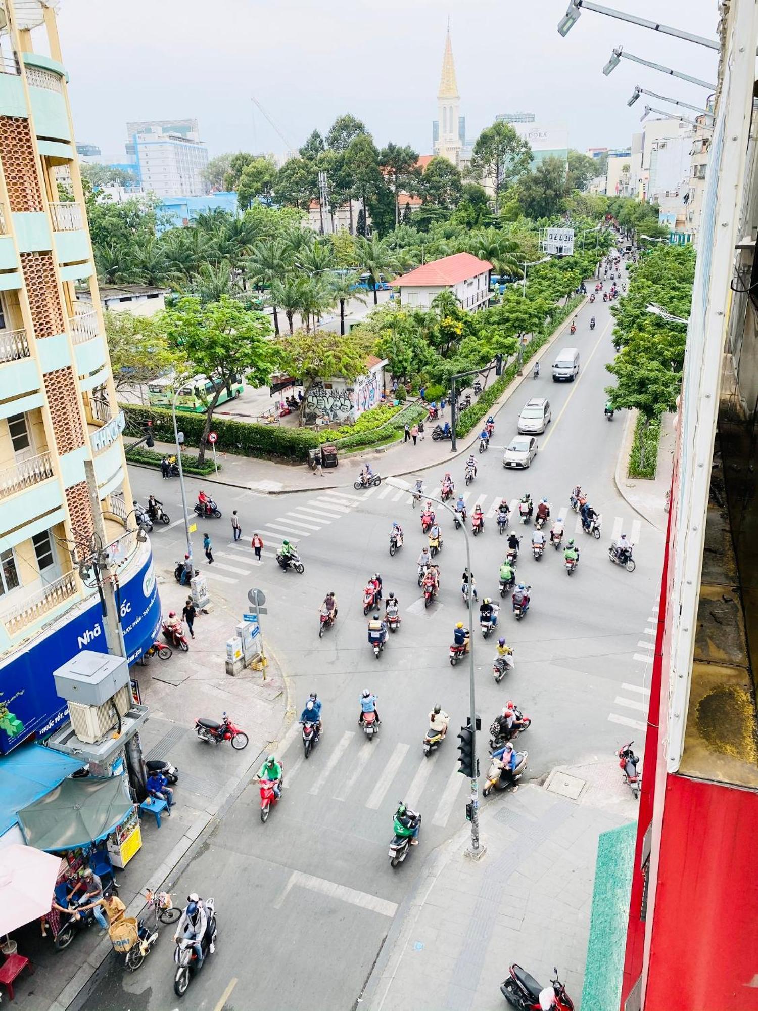 Homestay Away Do Quang Dau- Homestay, Center, D1 Ho Chi Minh City