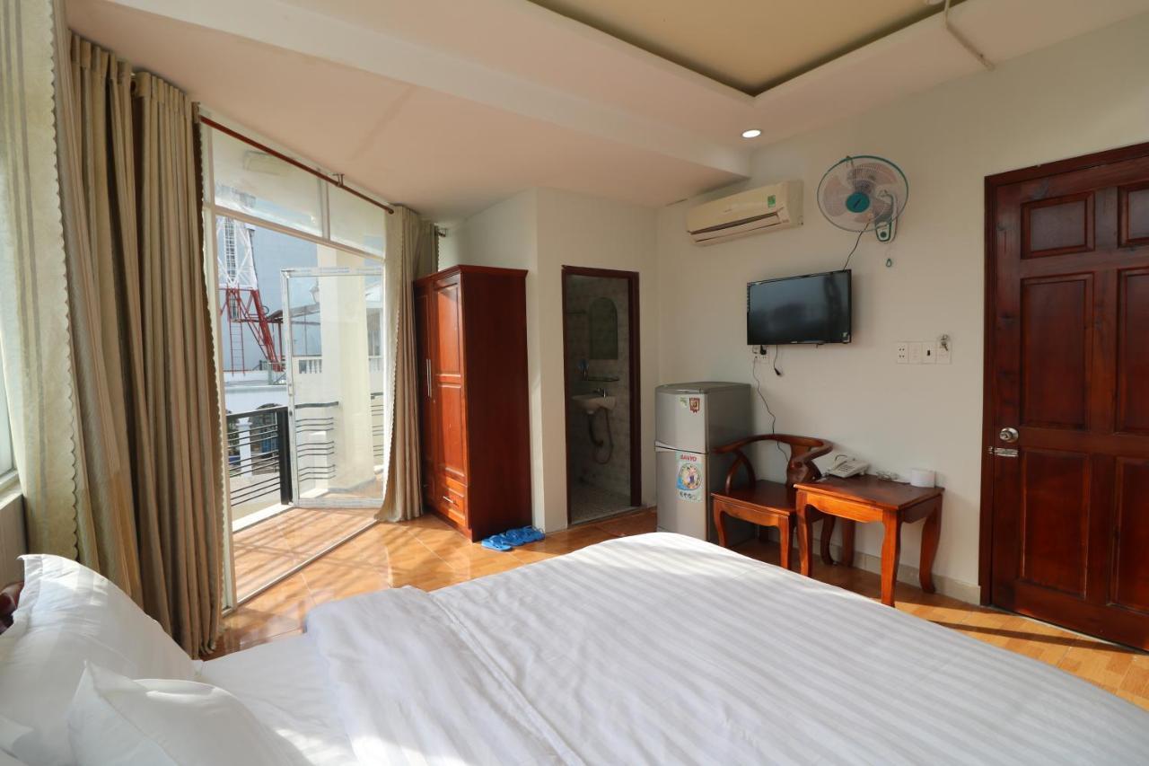 Aloha Hotel 2*