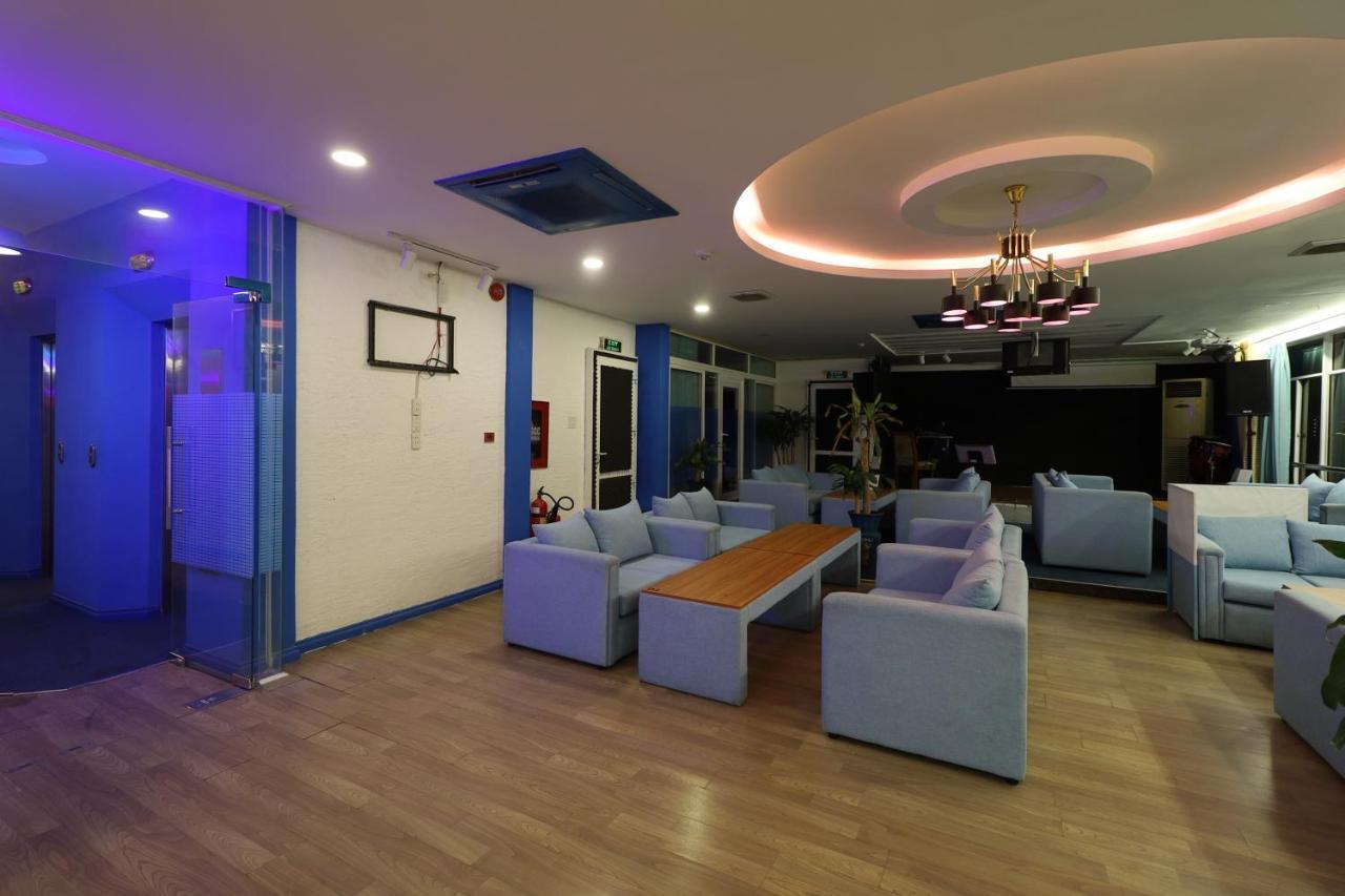 Reddoorz Saigon Modern 2 Ba Vi Hotel 3*