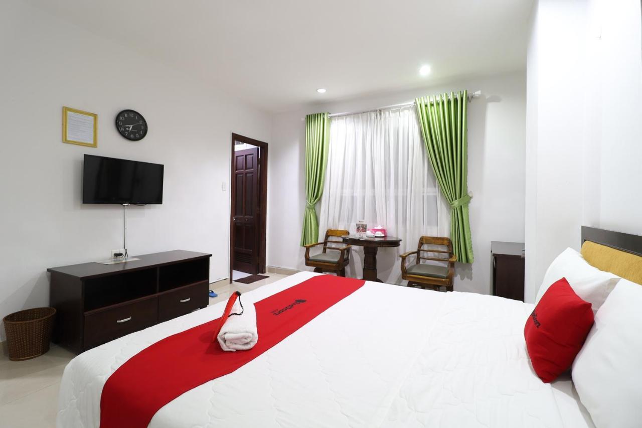 Hotel Reddoorz Saigon Modern 2 Ba Vi 3*