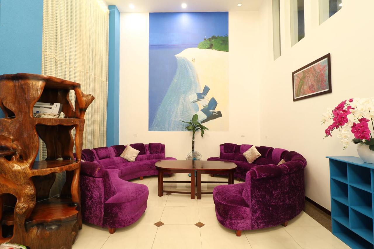 Hotel Reddoorz Saigon Modern 2 Ba Vi