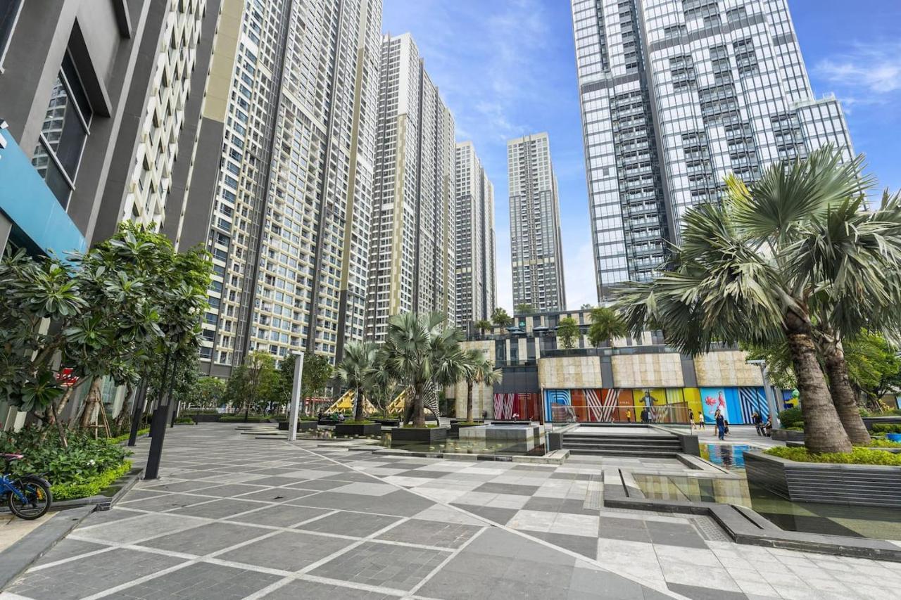 Landmark 81 *