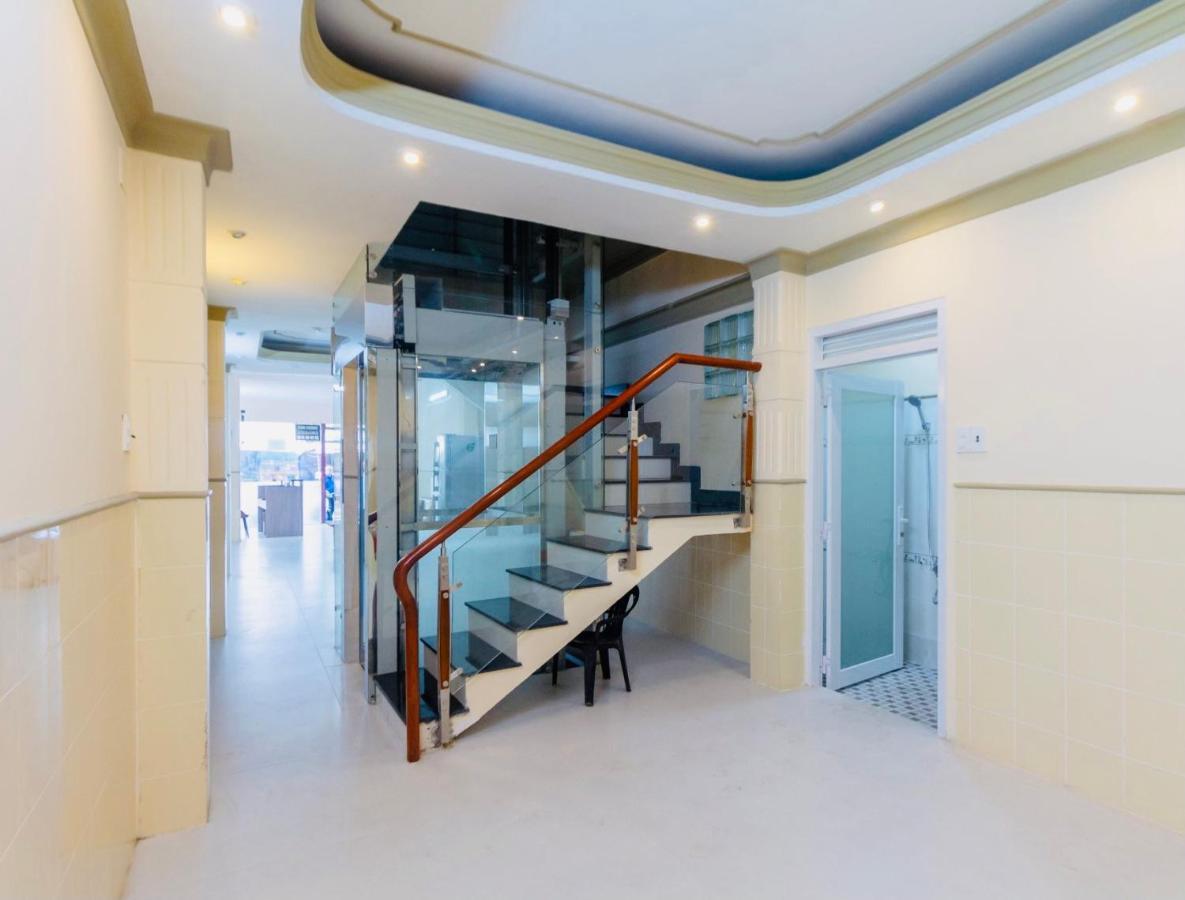 Homestay Away Do Quang Dau- Homestay, Center, D1 *