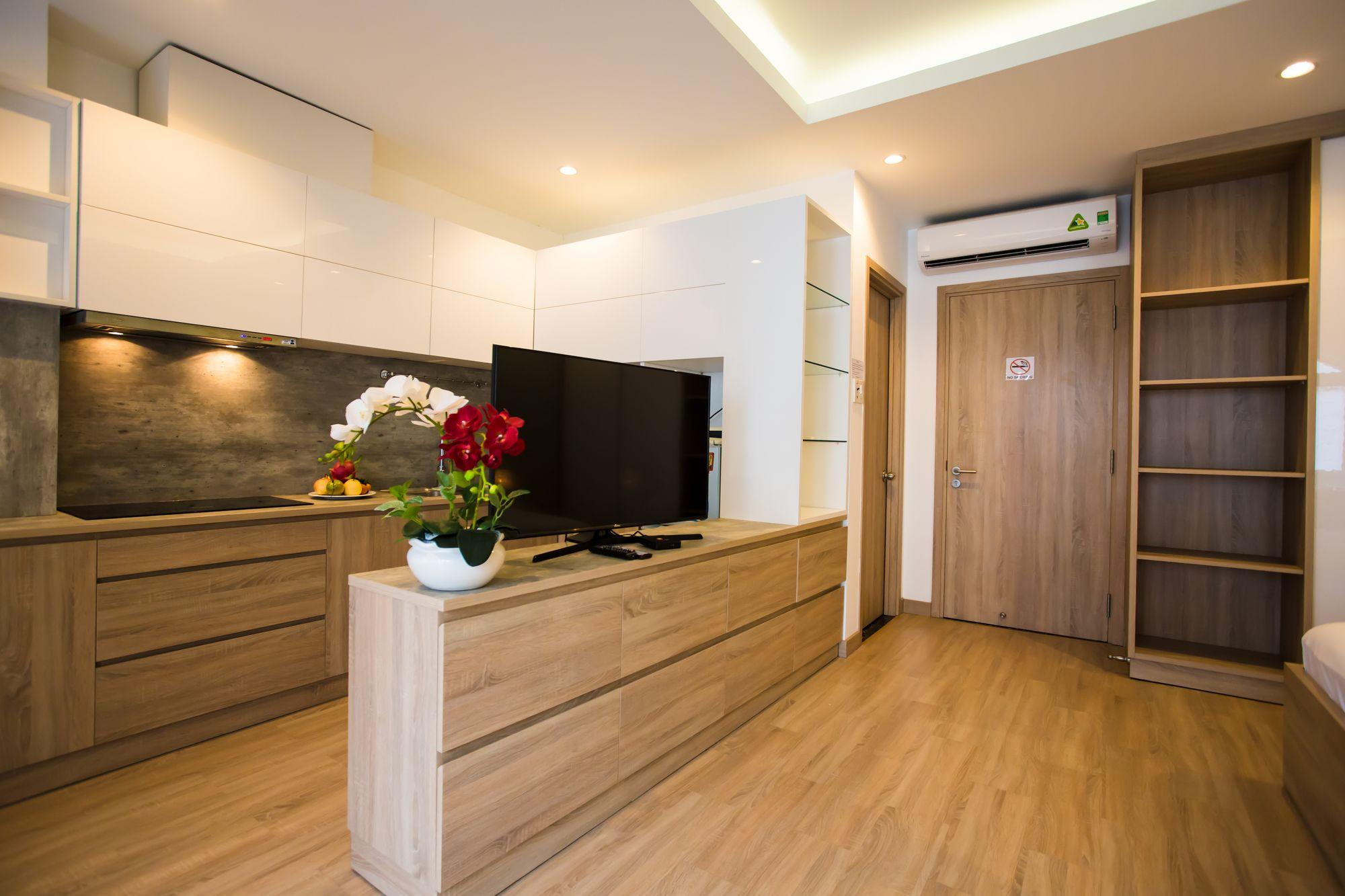Golden Tree Apartment *