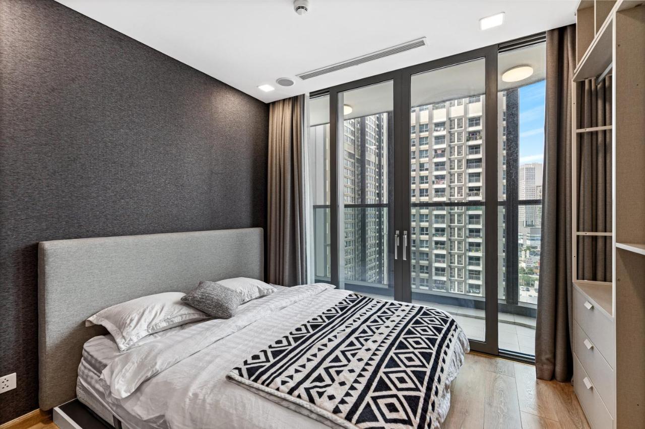 Landmark 81 *