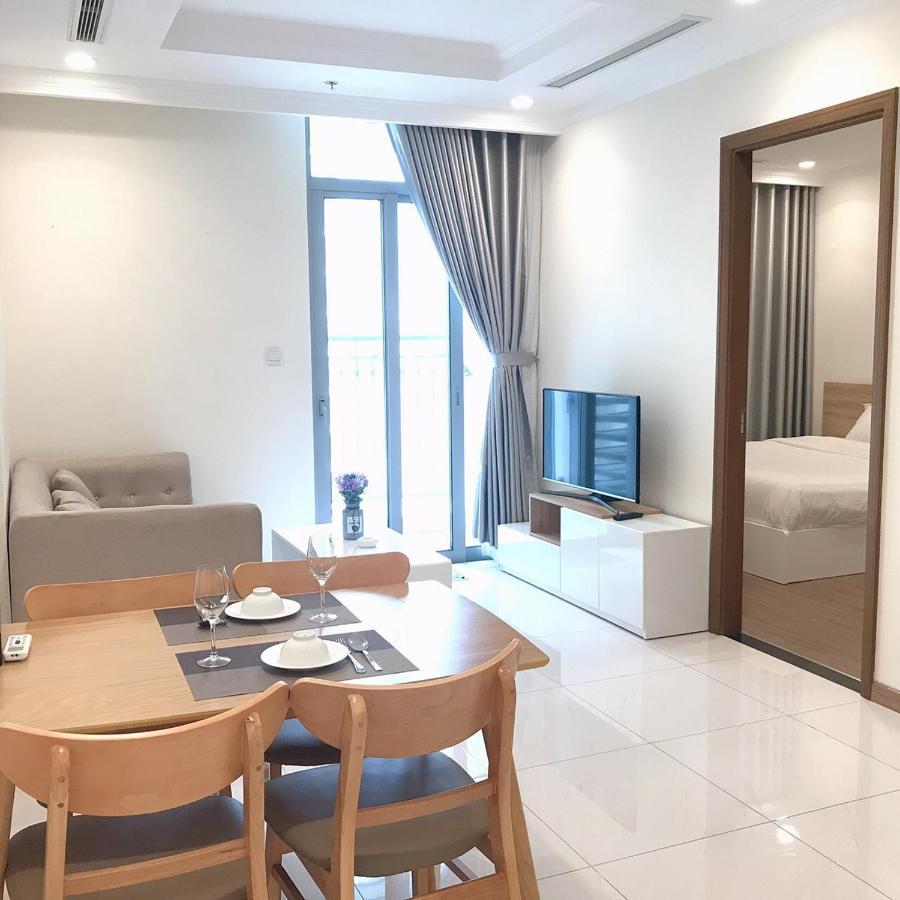 1 Bedroom At Vinhomes Park * Ho Chi Minh City