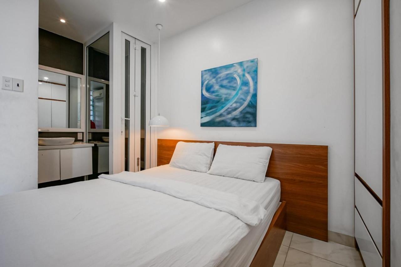 Hotel Lotus Universe