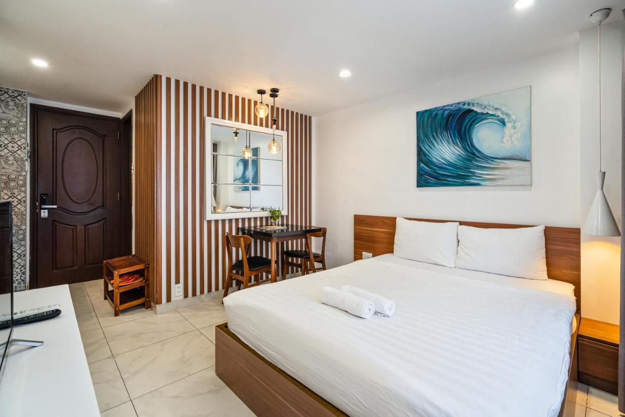 Hotel Lotus Universe