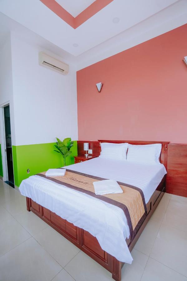 175 2* Ho Chi Minh City