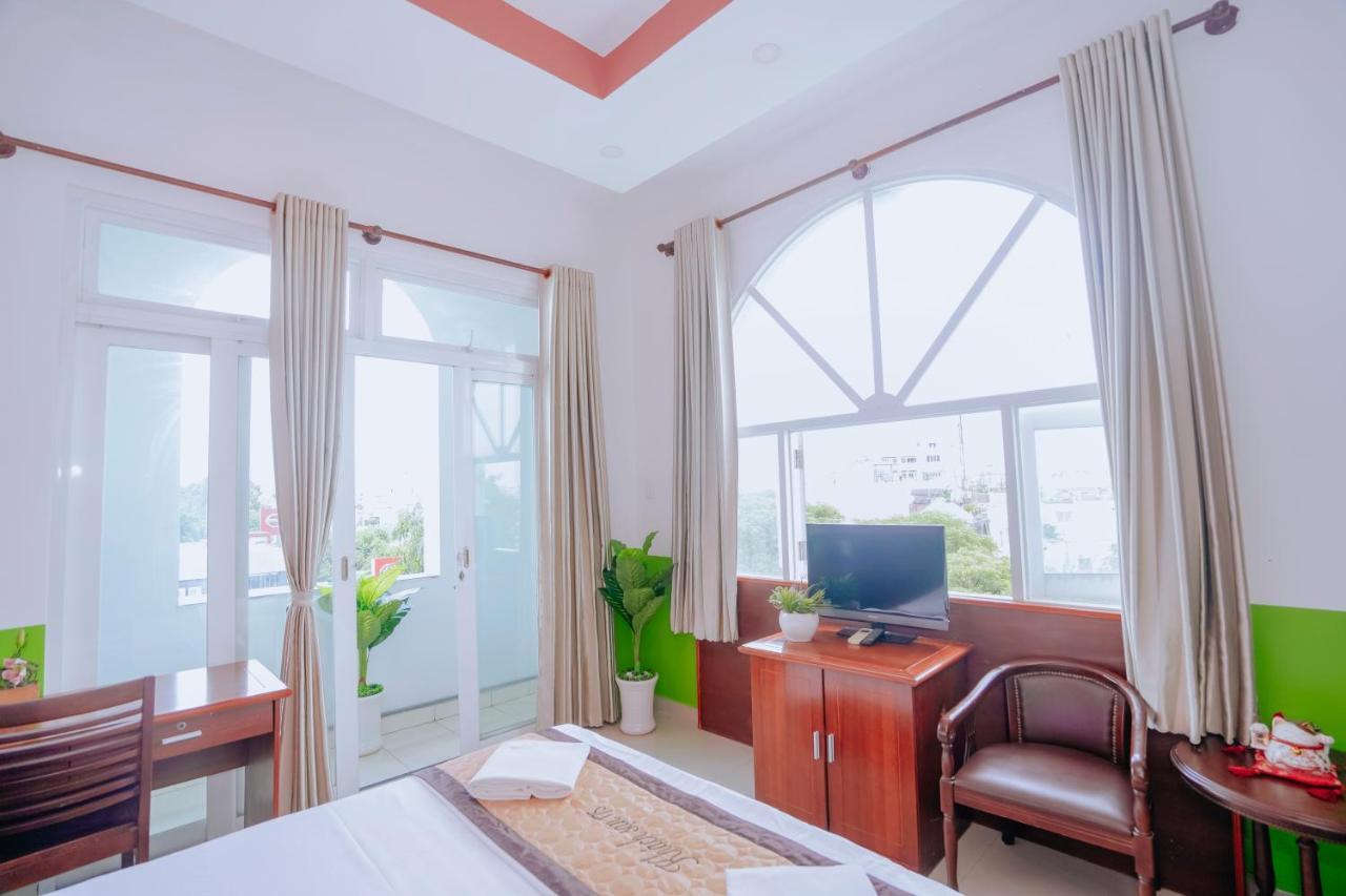 175 2* Ho Chi Minh City
