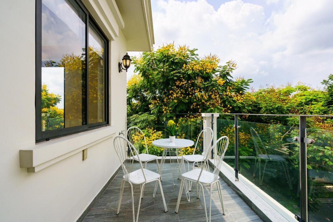 Kn Luxurious Lakeview City Villa