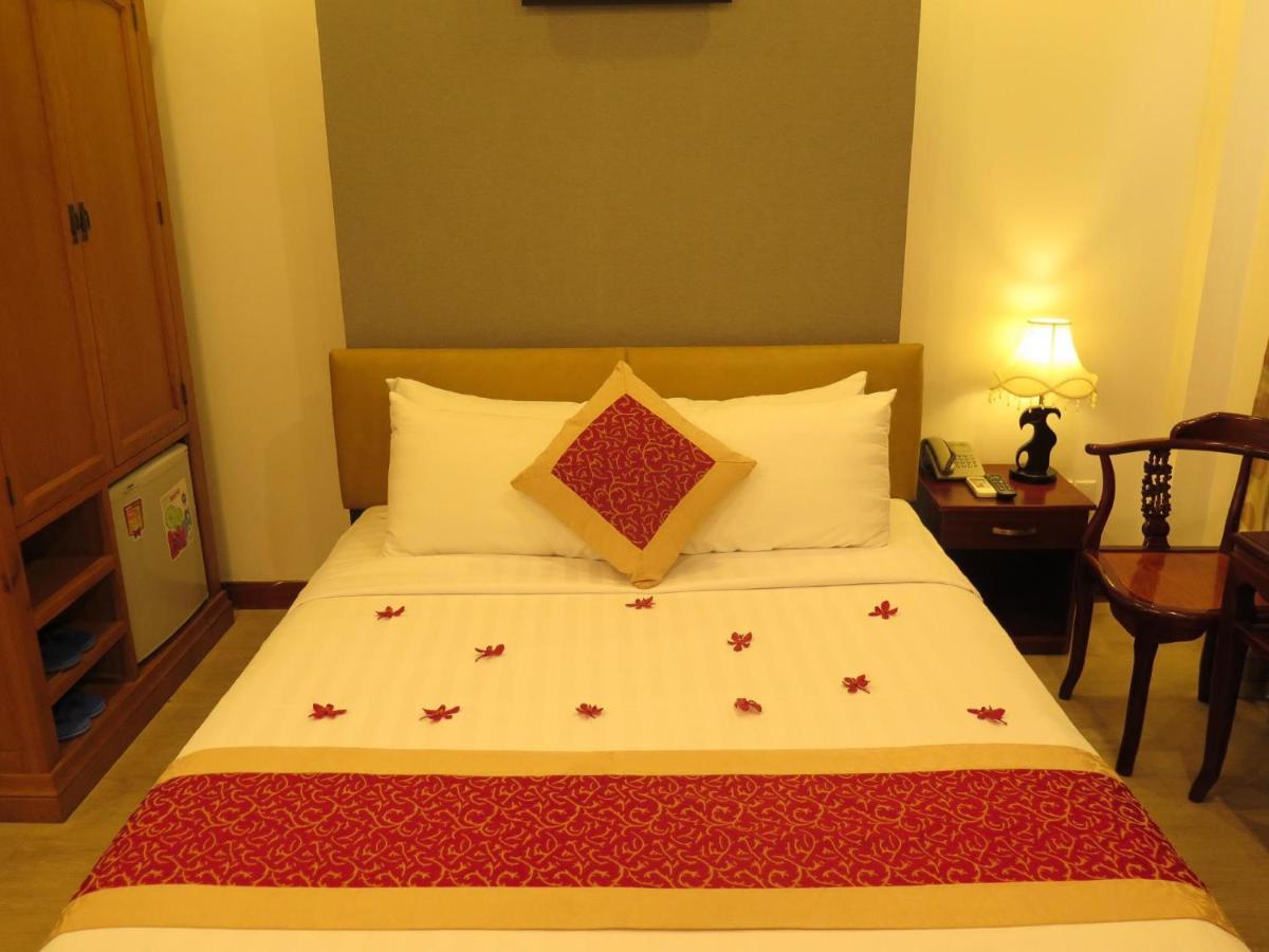 Sunflowers Airport Hotel