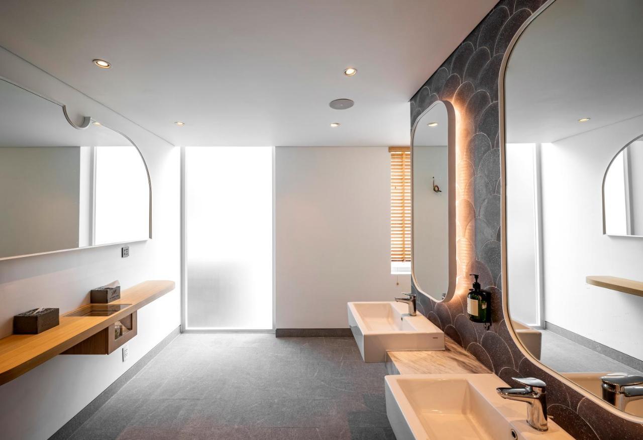 Hotel Meander Saigon