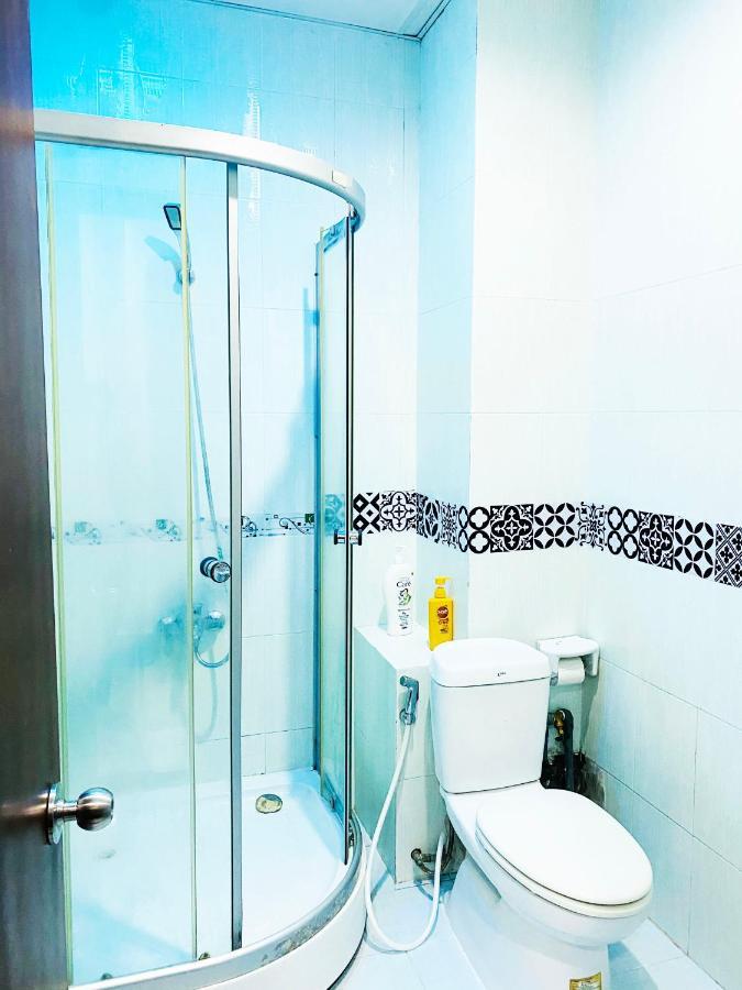 Cozi 5 & Khách sạn hẻo lánh
