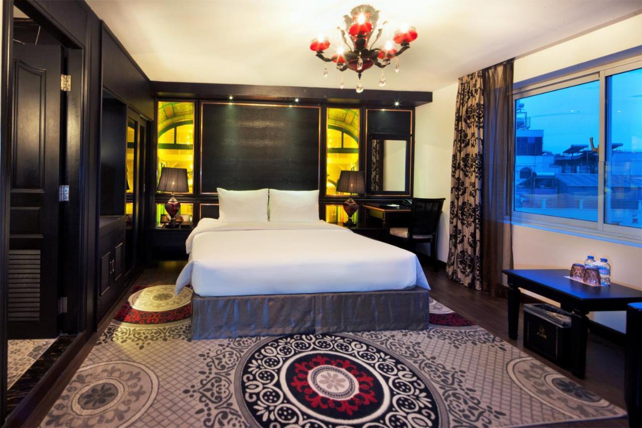 A&em Signature Hotel 4*