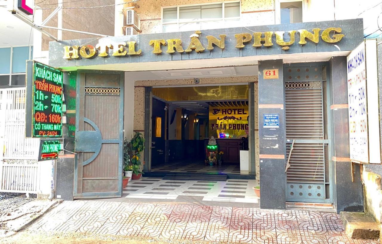 Tran Phung Hotel *